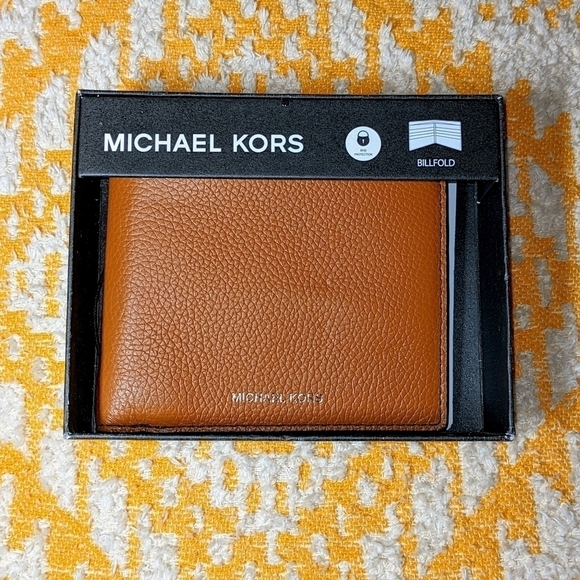Michael Kors Men's Tan Mason Billfold Leather Wallet NIB - Picture 1 of 6